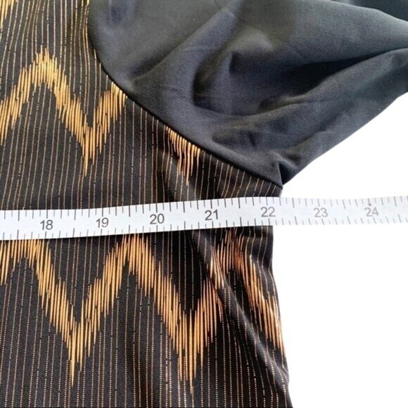Bob Mackie Wearable Art Black & Gold Metallic Chevron Print Blouse Womens Size L - Picture 5 of 8